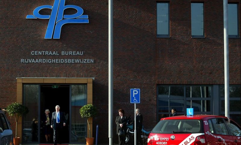 CBR beperkt websitebezoek door grote coronadrukte