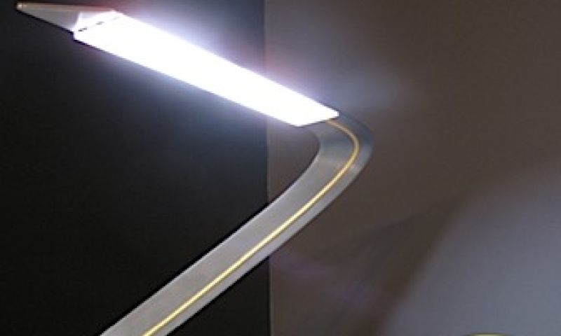 Oled lamp Edge is flinterdun