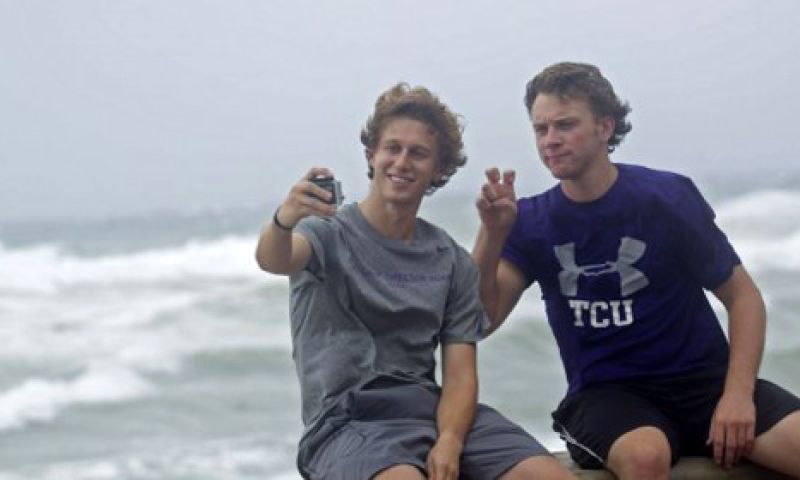 'Selfies dit jaar fataler dan aanvallen door haaien'