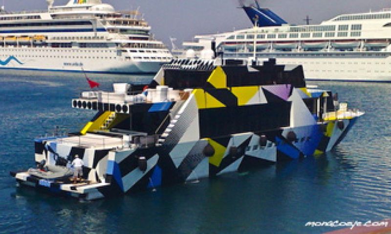 Jeff Koons maakt duizelingwekkend jacht