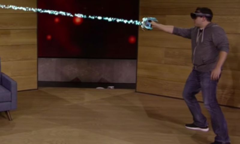 Cool: 'mixed reality gaming' in je eigen kamer met Microsoft HoloLens