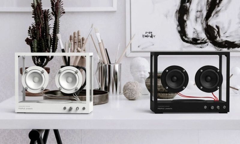 Transparante speaker geeft aan welk onderdeel aan vervanging toe is