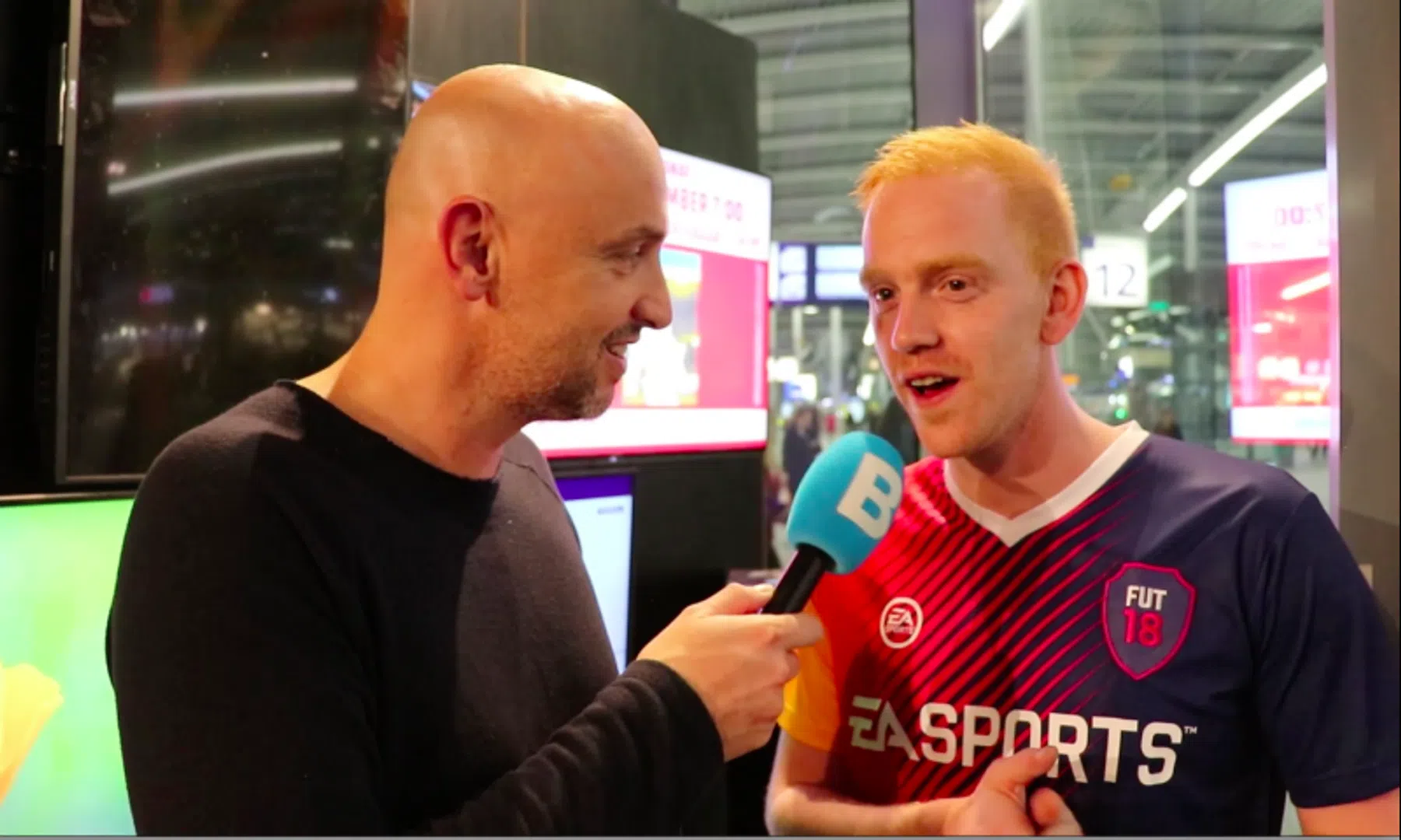 Video: FIFA 18 op Utrecht CS, met DJ B-Front