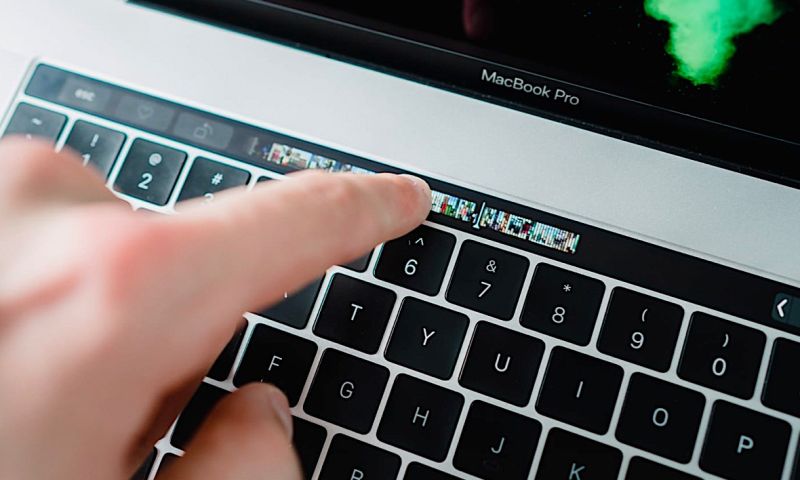 MacBook Pro met Touch Bar verboden bij examens in VS