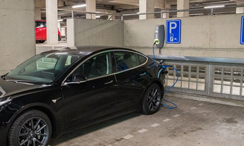 brand gevaar parkeergarage elektrische auto brandveiligheid onveilig