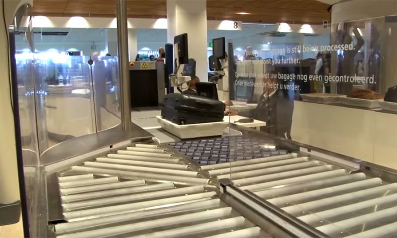 Laptop mag in tas blijven bij nieuwe scanner Schiphol