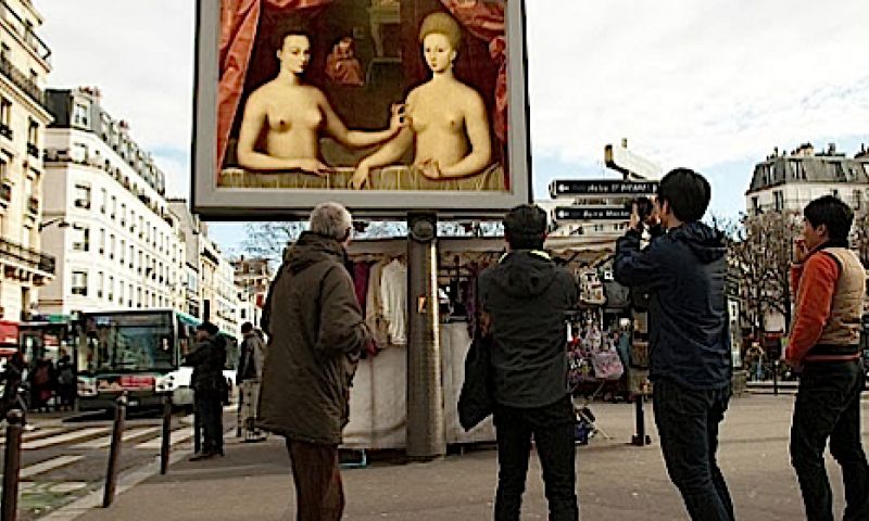 Betrapt: deze man heeft reclame gestolen