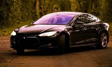 Thumbnail for article: China maant Tesla: meer aandacht voor veiligheid nodig