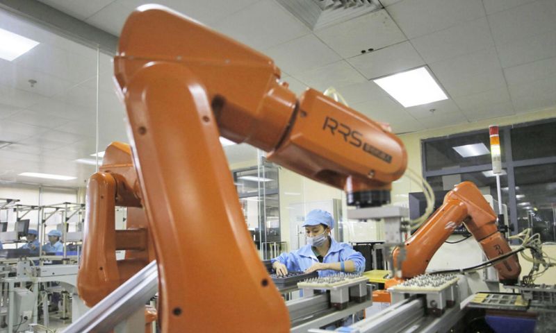 Robots nemen iPhone-productie over: 60.000 banen weg