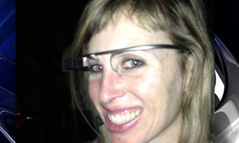 Vrouw beroofd van Glass want 'Google maakt de stad kapot!'