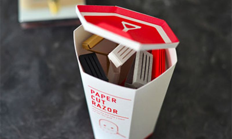 Scheer je baard met een mesje van origami