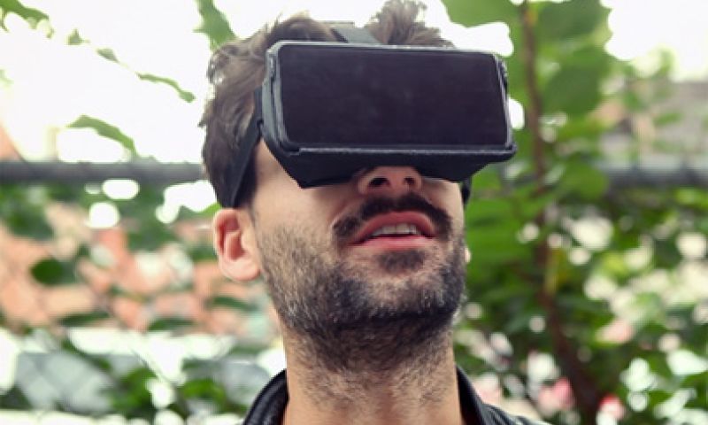 Bizar: in deze virtualreality-headset stop je een iPad