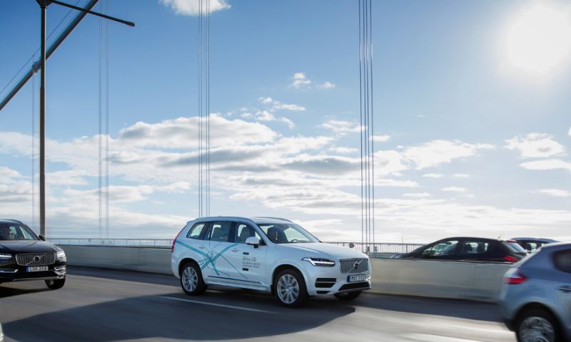 Volvo test zelfrijdende auto’s met 'gewone gebruikers'