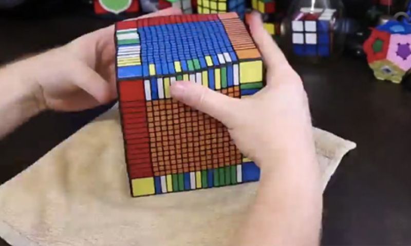 Video: 's Werelds grootste Rubik's Cube
