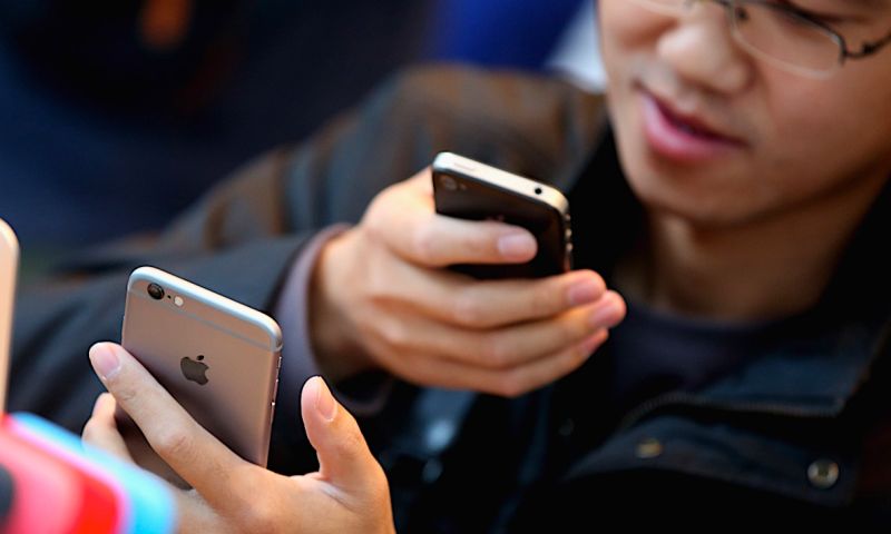 China verbiedt iPhone-verkoop als Trump handelsoorlog begint