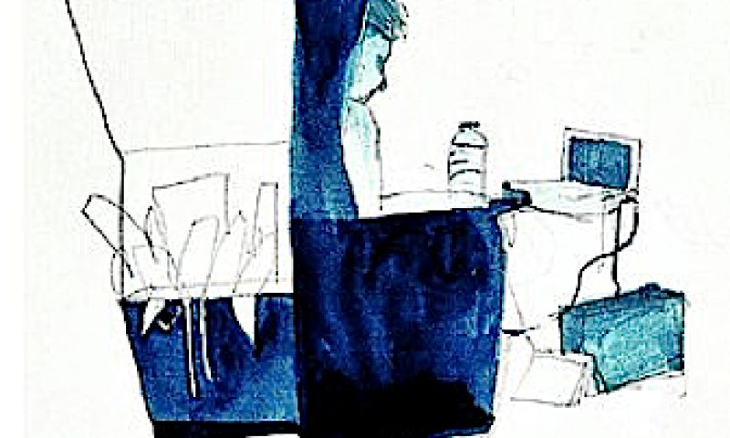 Vliegtuiginterieur KLM met afval en stippen