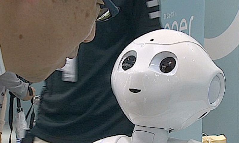 Japanse man gearresteerd na het schoppen van een robot