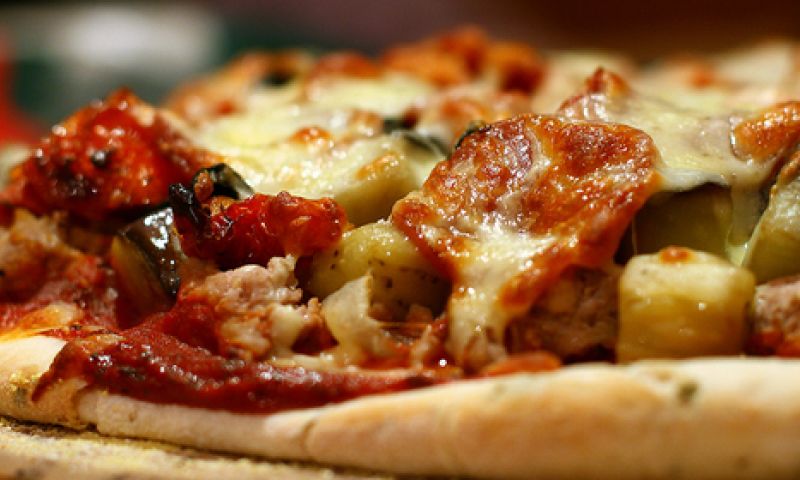 Video: Pizza met één druk op een speciale knop