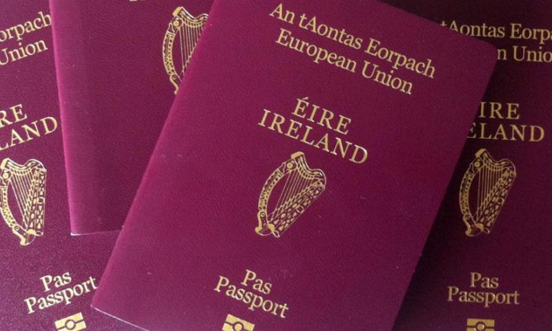 Britten googelen nu massaal: Hoe kom ik aan een Iers paspoort?