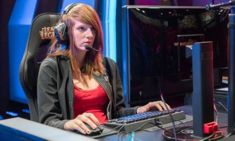 Eerste vrouw in League of Legends-toernooi overleden (24)