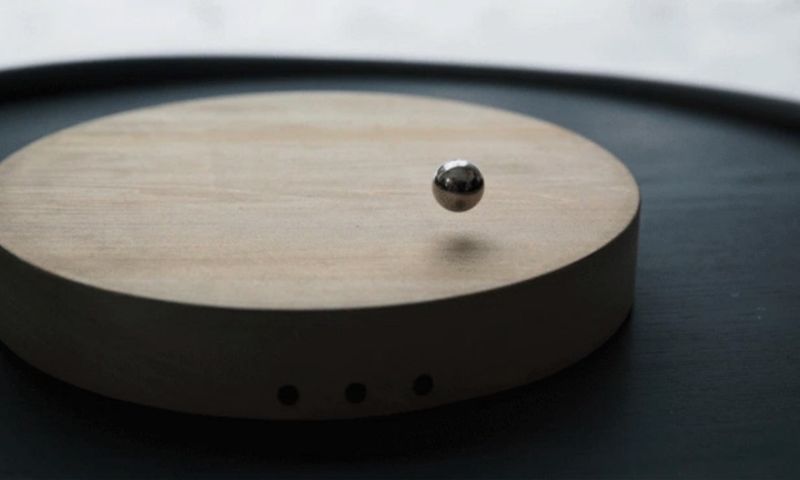 Klok met zwevende wijzer is een Kickstarter-hit