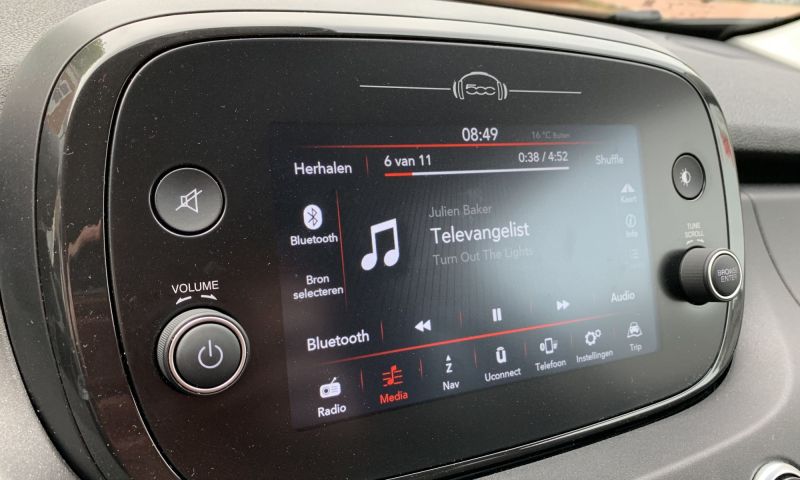 Duurtest Fiat 500X: infotainment UConnect