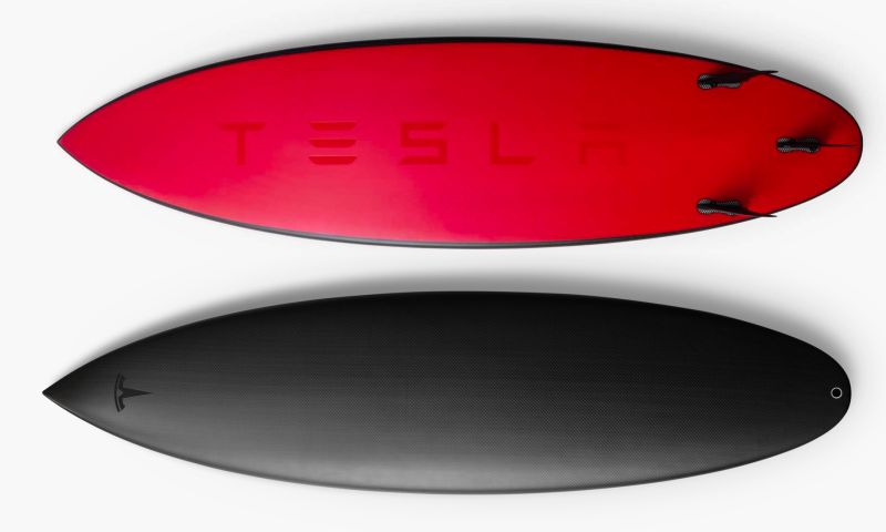 Tesla verkoopt nu ook een surfboard van 1500 dollar