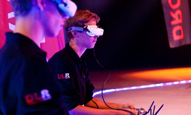 #BrightDay: Samsung Gear S3, drone-races en Bright TV