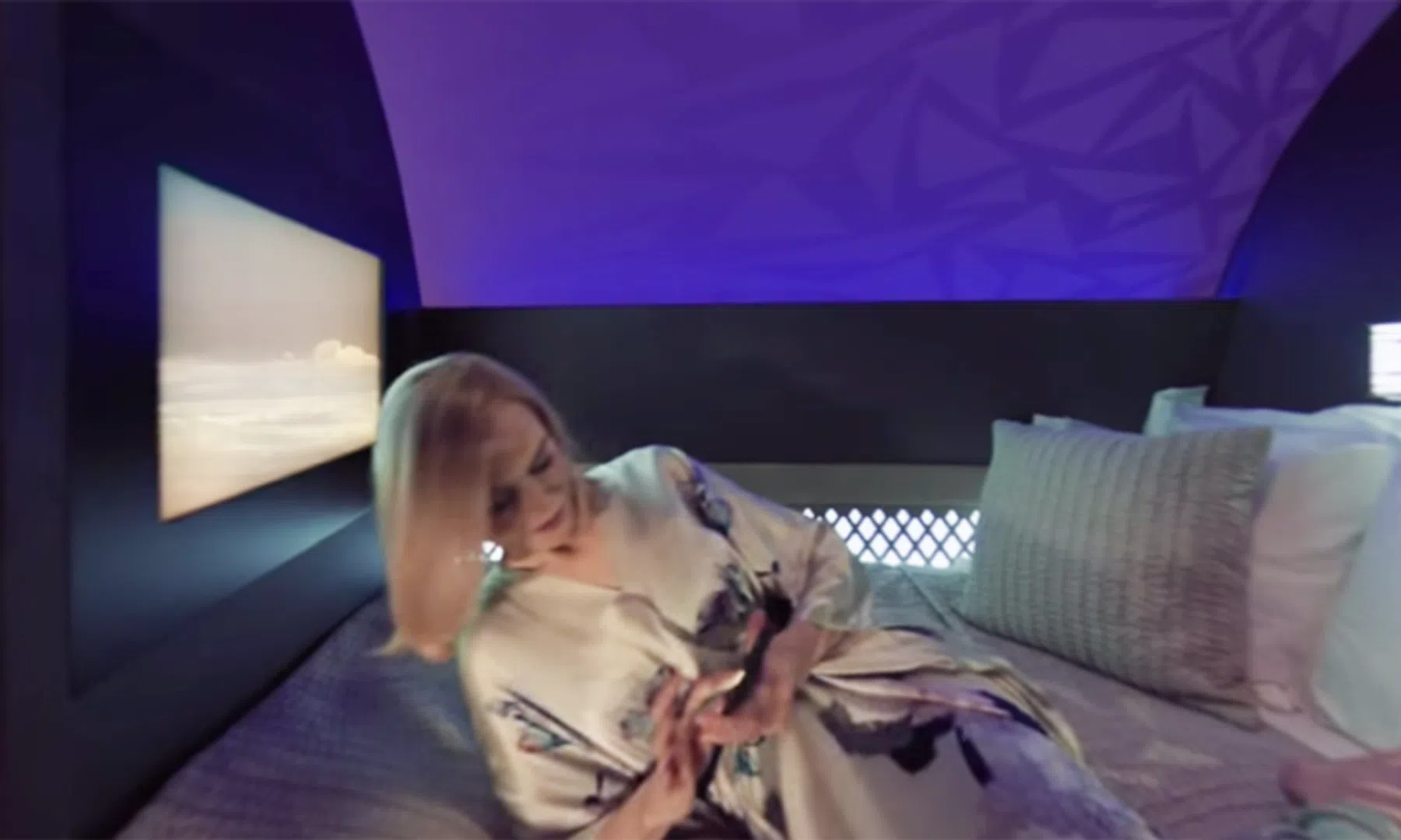 VR van de Week: Nicole Kidman in een chic vliegtuig