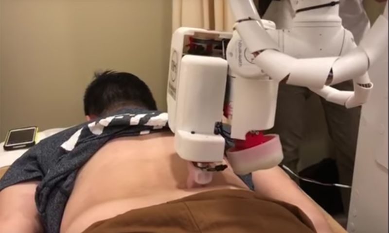 Robotmasseuse verhelpt lage rugpijn