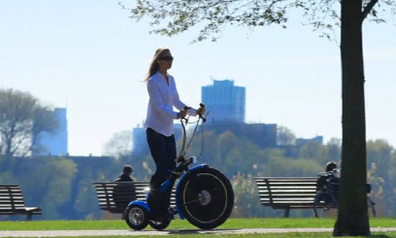 Een soort Segway, maar dan sexy én Nederlands