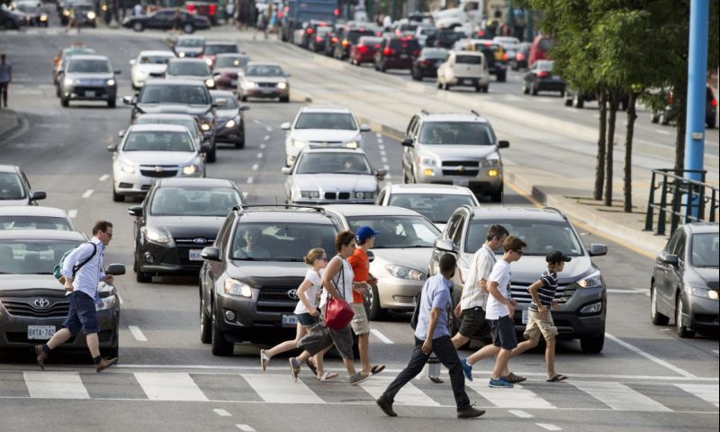 Zelfrijdende auto ziet of voetganger op let of niet