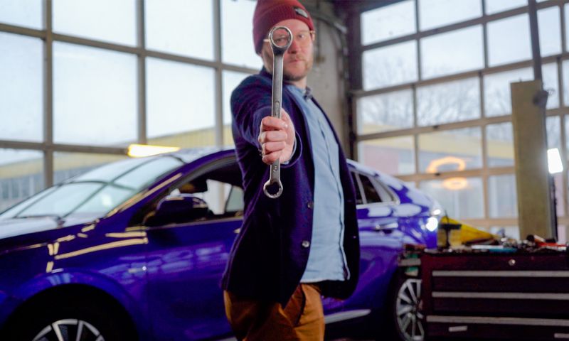 Elektrisch rijden elektrische auto laadpaal tesla kopen subsidie