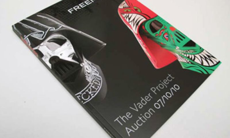 De helm van Vader is te koop