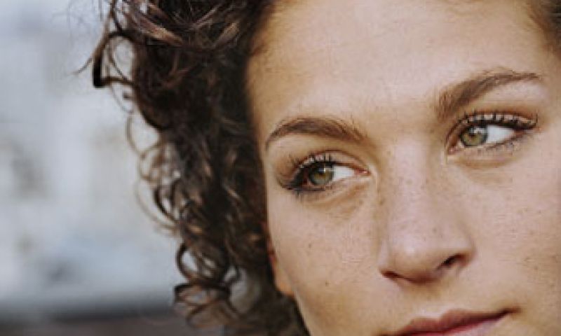 Poster voor nieuwe serie met Hyves-foto's