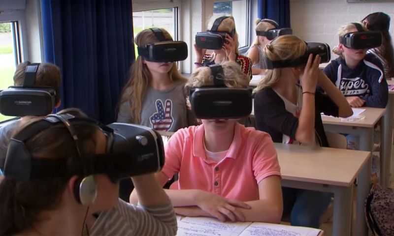 Video: scholen gebruiken VR-brillen in de les