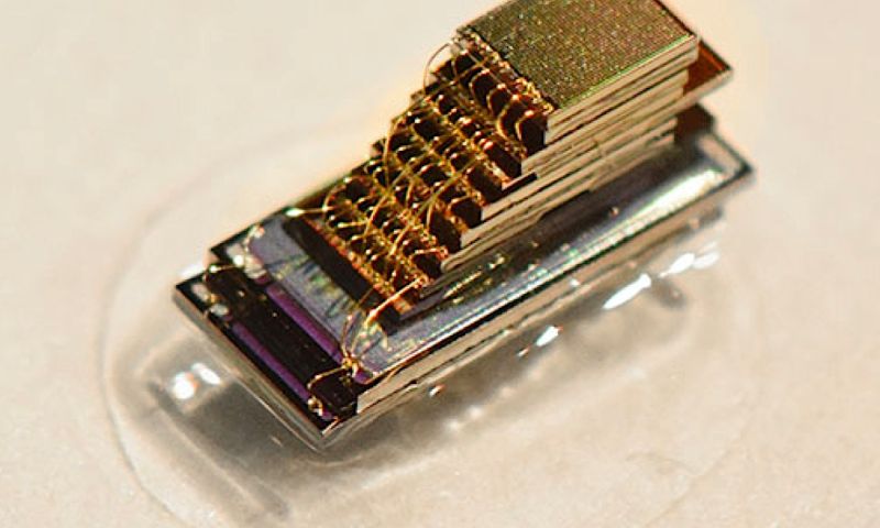 Deze computer is zo klein als een korrel zand