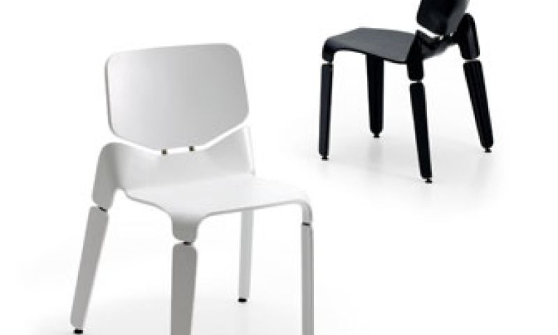 Robo-stoel is opgebouwd uit ledematen