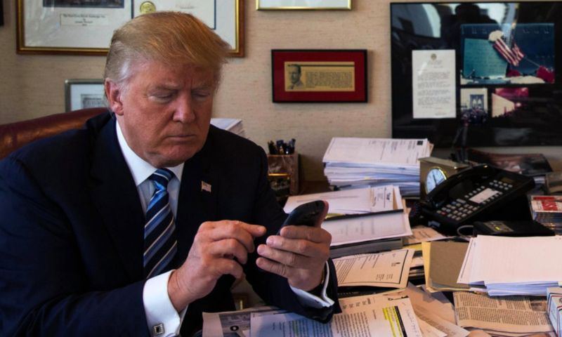 Donald Trump wisselt Android-telefoon in voor iPhone