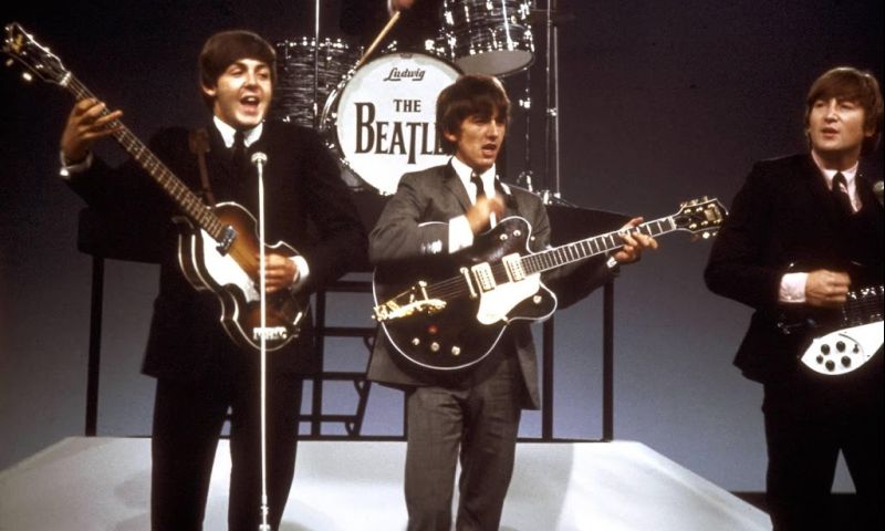 Zoon John Lennon verkoopt Beatles-memorabilia als NFT's
