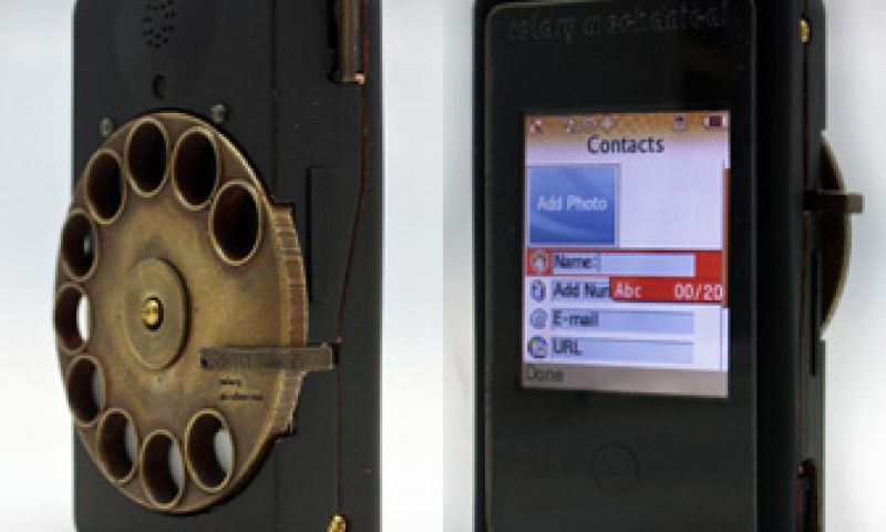 Oud en nieuw samen in een mobieltje