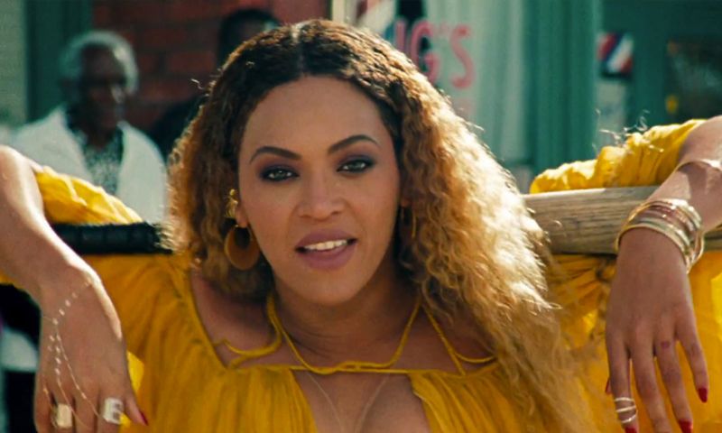 Album Beyoncé kost 18 euro via iTunes