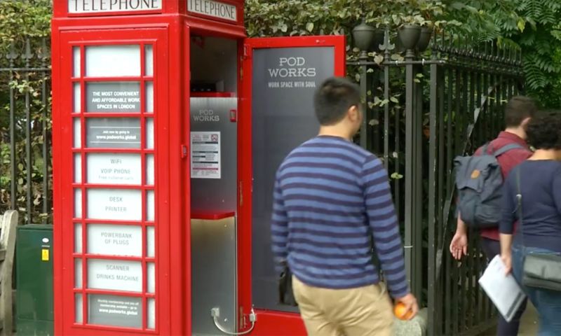 Britse telefooncellen worden flexwerkplekken