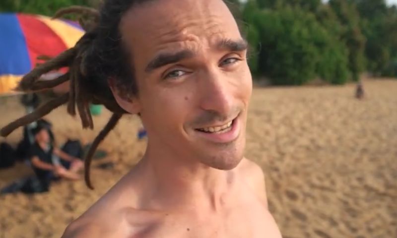 Omstreden reisvlogger: 'Ik word niet betaald door Noord-Korea'