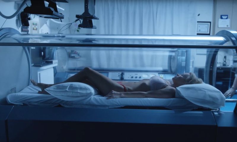 Video: Sci-fi short met Pamela Anderson in de hoofdrol