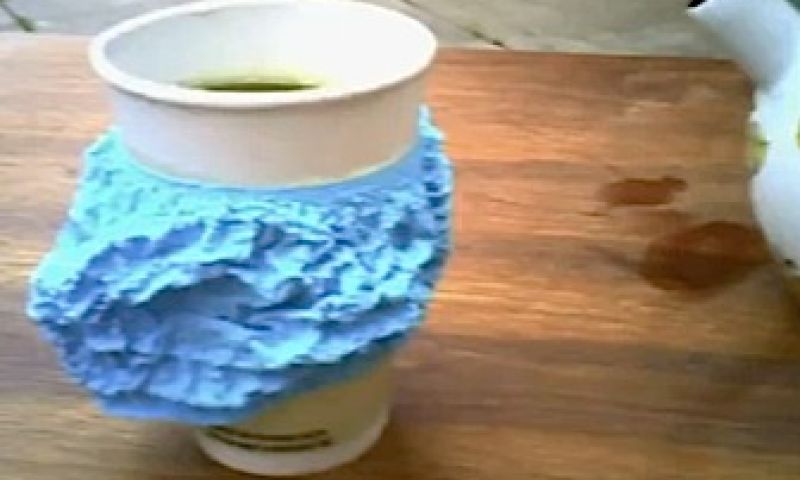 Koffiebeker zwelt op om je vingers te beschermen