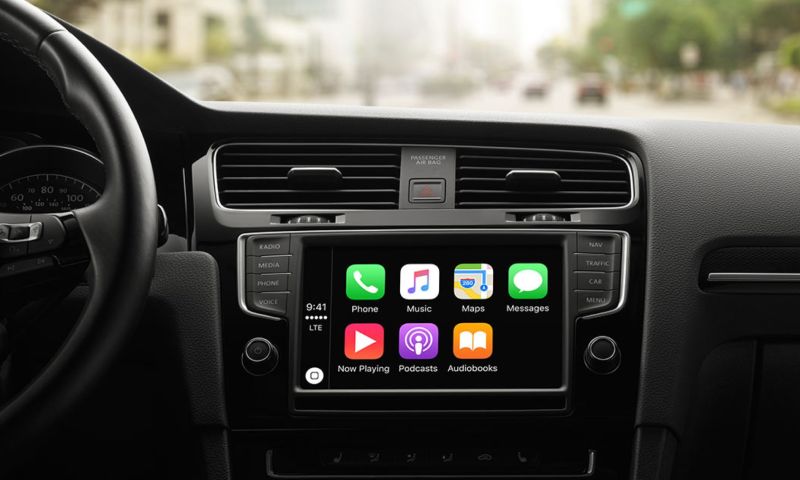 apple carplay iPhone airco stoelen radio navigatie bedienen