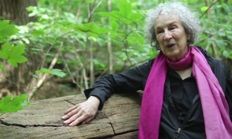 Nieuw boek Margaret Atwood pas over 100 jaar te lezen