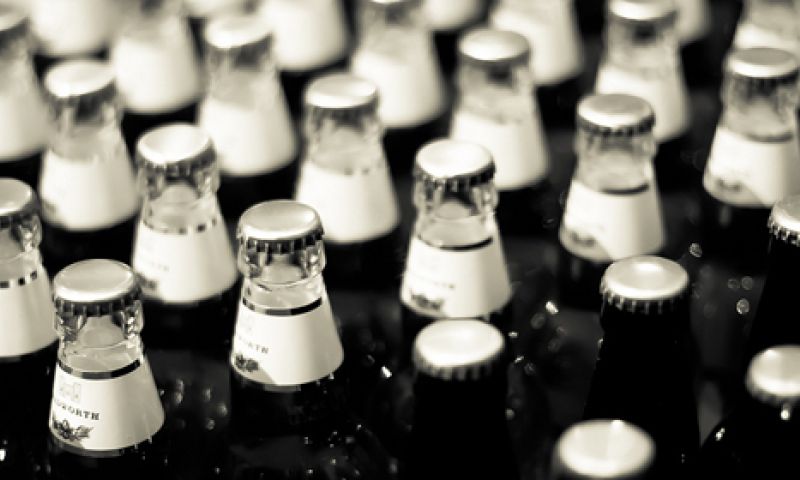 Twitter vraagt je leeftijd bij het volgen van drankmerken