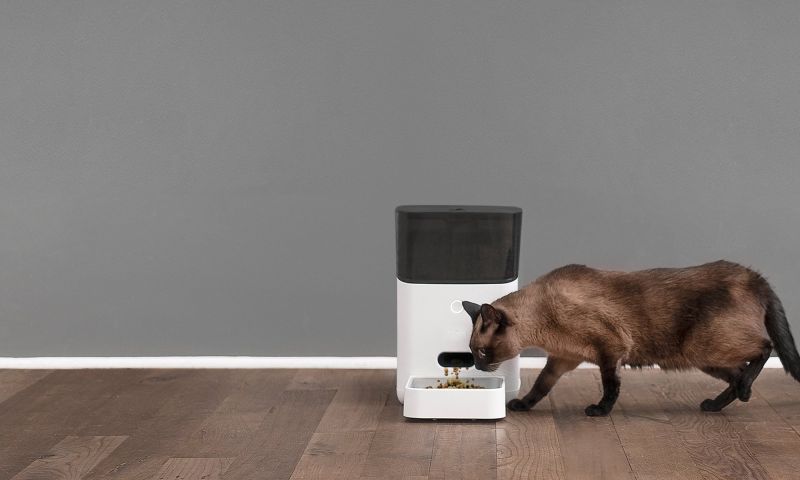 Dieren week lang hongerig door storing bij slimme voerbak